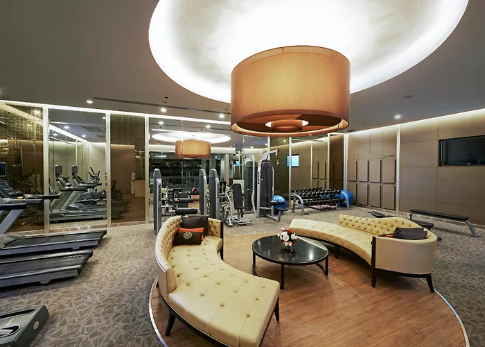 Mandarin Managed By Centre Point Hotel 4*