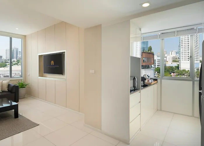 Mandarin Managed By Centre Point Hotel 4*